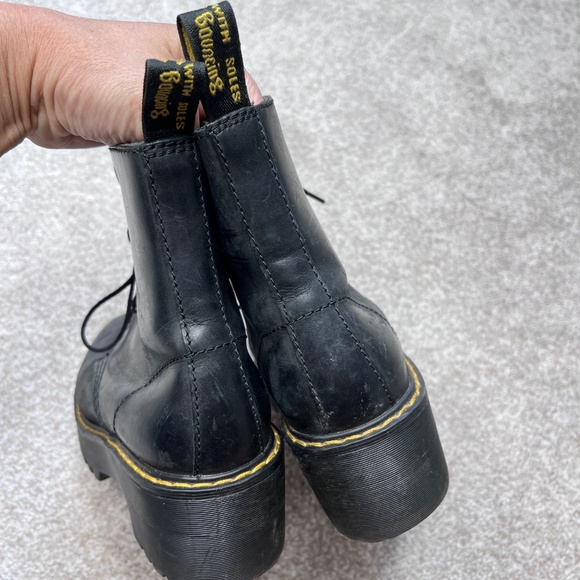 Dr. Martens Shriver Hi Wyoming Leather Heeled Boots Black 5 - Picture 4 of 7